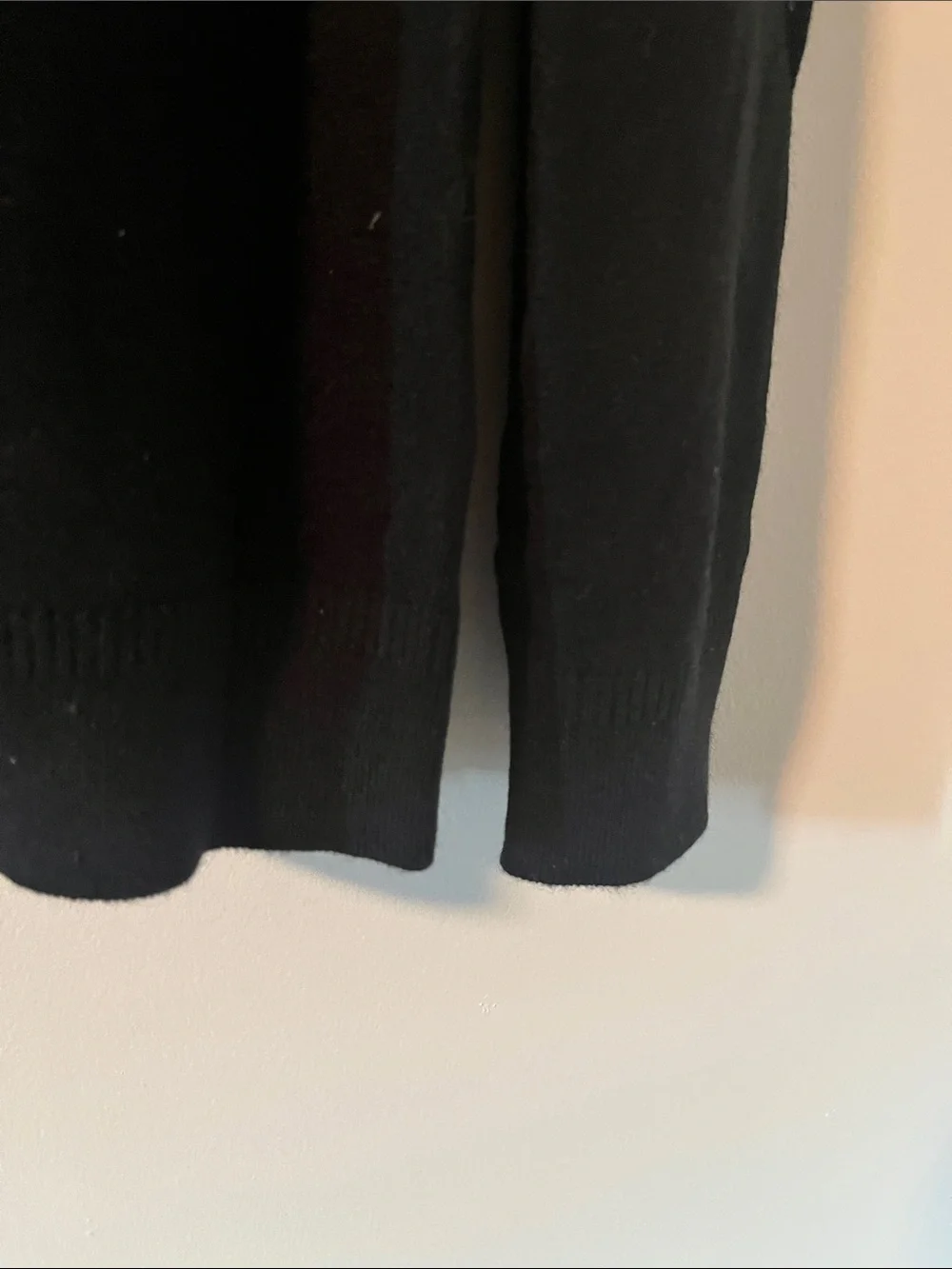 Banana Republic Black Long-Sleeve Crewneck Sweater - Picture 3 of 3